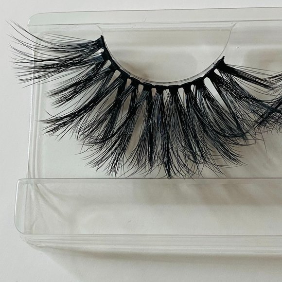 Crazy Bitch lash - Picture 5 of 5